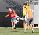 Feghouli y Enzo, novedades en el entrenamiento del Valencia