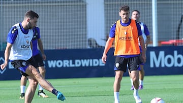 Barja, con peto naranja, durante el entreno de ayer.