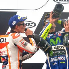 Crutchlow gana con Rossi 2º y Márquez 3º; mal día de Lorenzo