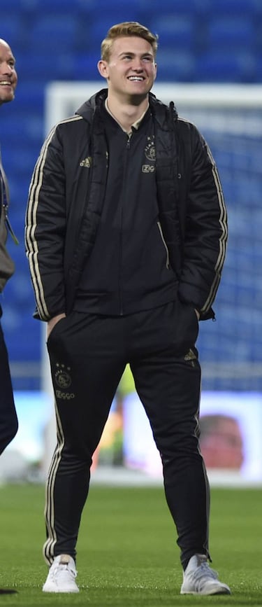 De Ligt and Juventus deal, but Ajax push for high transfer fee