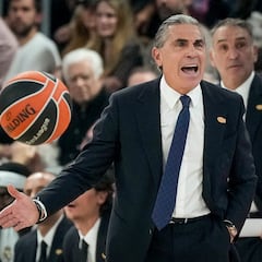 Scariolo: “El Panathinaikos es el mejor equipo de los dos últimos años”