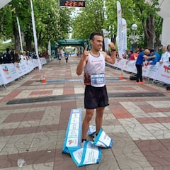 Alberto Puyuelo y Rebeca Suárez ganan el maratón Martín Fiz de Vitoria