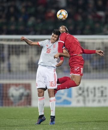 Tuvo 13 minutos en el triunfo de la Roja sobre Noruega (2-1), pero despu¨¦s fue titular y complet¨® todo el partido en la victoria en Malta (0-2). 103'.
