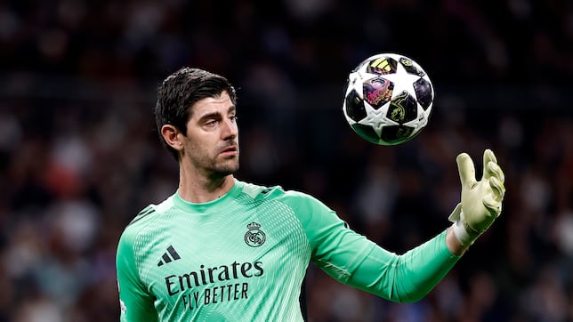 Why was Thibaut Courtois substituted at half time for Real Madrid? Courtois injury update