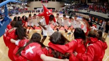 La selección masculina de la Comunidad de Madrid, campeona, con las chicas de la femenina.