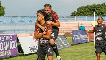 El campe&oacute;n sufrir&aacute; en la tabla tras dejar ir el cl&aacute;sico del fin de semana y todo por no apretar en defensa a un Yan Maciel que los comi&oacute; al arranque del juego.