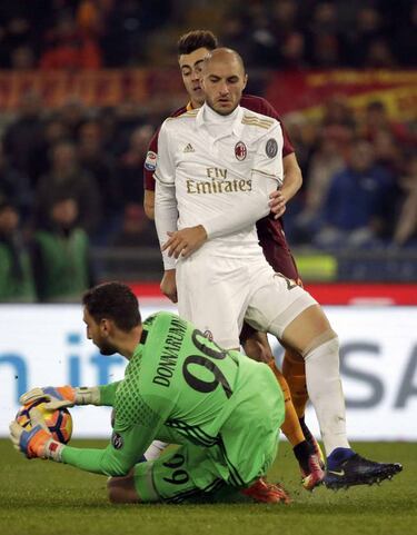 Donnarumma sights Italy gloves as Buffon sets date