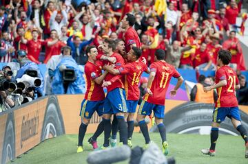 En el partido que enfrentó a España con la República Checa, Piqué consiguió anotar el único gol del encuentro.