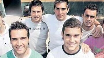 <b>DE PRIMERA. </b>Arriba de izq. a drcha.: Manu, Pablo Sicilia, Roberto, Rufino y Vara. Abajo: Marqués, Falcón, Mario y Antonio Moreno.