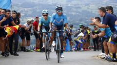 Nairo Quintana y Miguel &Aacute;ngel L&oacute;pez durante una etapa de la Vuelta a Espa&ntilde;a.