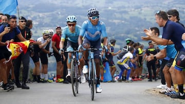 Nairo Quintana y Miguel &Aacute;ngel L&oacute;pez durante una etapa de la Vuelta a Espa&ntilde;a.