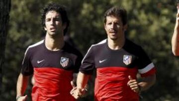 Arda y Emre entrenándose.