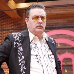 Le llueven críticas a MasterChef México por felicitación de cumpleaños al Chef Herrera