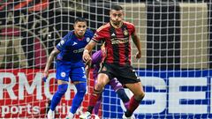   (L-R), Carlos Salcedo of Cruz Azul and Giorgos Giakoumakis of Atlanta  during the game Cruz Azul vs Atlanta United, corresponding to the group stage of the Leagues Cup 2023, at Mercedes-Benz Stadium, on July 29, 2023.

<br><br>

(I-D), Carlos Salcedo de Cruz Azul y Giorgos Giakoumakis de Atlanta durante el partido  Cruz Azul vs Atlanta United, correspondiente a la fase de grupos de la Leagues Cup 2023, en el Estadio Mercedes-Benz, el 29 de Julio de 2023.