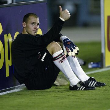 El portero estadounidense disputó 129 encuentros donde atajó 22 penales y le anotaron 13. Dejando un porcentaje de 40.91% de penales parados.