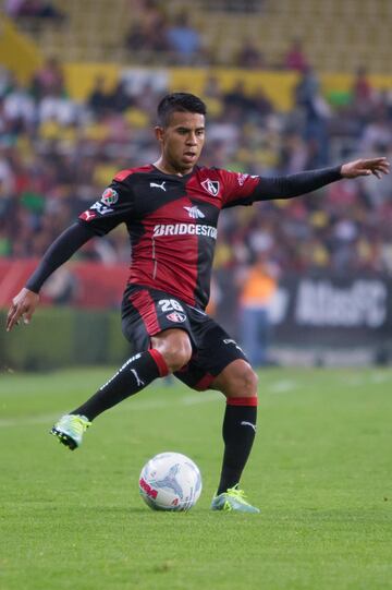 Canterano rojinegro  que denotó su buen fútbol en el medio campo. 