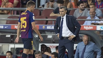 Lenglet se retira del campo ante el gesto contrariado de Valverde.