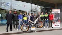 Presentaci&oacute;n Trial Indoor Barcelona 2020 (Izqda. a Der.): Carlos Martin (RPM-MKTG), Jorge Casales, Jeroni Fajardo, Adam Raga, David Escud&eacute; ( Concejal de Deportes Ajuntament de Barcelona), Toni Bou, Domenec Fernandez ( Vicepresidente de la Real Federaci&oacute;n Espa&ntilde;ola), Josep M. Ma&ntilde;&eacute; (President Federaci&oacute; Catalana), Jaime Busto, Miquel Gelabert y Gabriel Marcelli.