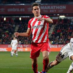 Bernardo por Óscar Duarte, cambio de cromos en la defensa