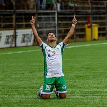 “Me había quedado sin club y no quería salir de Chile... Tuve que trabajar en Uber”