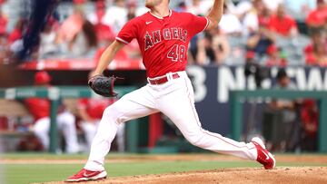 ANAHEIM, CALIFORNIA - JULY 31: Reid Detmers #48 of the Los Angeles Angels pitches in the second inning against the Texas Rangers at Angel Stadium of Anaheim on July 31, 2022 in Anaheim, California.   Katharine Lotze/Getty Images/AFP
== FOR NEWSPAPERS, INTERNET, TELCOS & TELEVISION USE ONLY ==