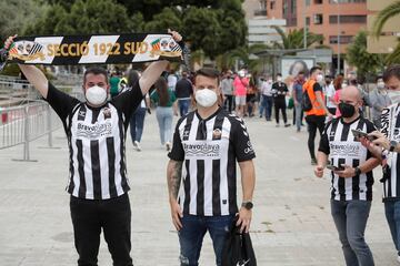 El público regresa a los estadios en las zonas donde la incidencia acumulada lo permite. Así ha sido la esperada vuelta en el partido de Segunda División entre el Castellón y la Ponferradina.