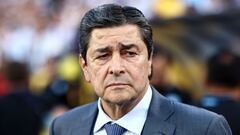 LANDOVER, MARYLAND - JUNE 14: Guatemala head coach Luis Fernando Tena looks on before a match against Argentina at Commanders Field on June 14, 2024 in Landover, Maryland.   Tim Nwachukwu/Getty Images/AFP (Photo by Tim Nwachukwu / GETTY IMAGES NORTH AMERICA / Getty Images via AFP)