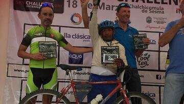 Campesino de 57 años, segundo clasificado en la carrera ciclista de mayor altura e México.