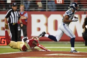 El bombazo que s¨ª le sali¨® bien a Russell Wilson fue el que supuso el segundo touchdown de los Seahawks. Un pase de 43 yardas que recogi¨® el WR rookie Tyler Lockett, m¨¢ximo receptor de su equipo con 79 yardas.