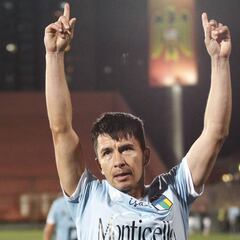 El increíble registro que deja a Acevedo como amuleto de sus equipos