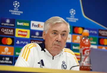 Ancelotti, en la sala de prensa de Anfield