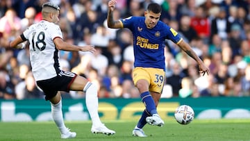 Soccer Football - Premier League - Fulham v Newcastle United - Craven Cottage, London, Britain - October 1, 2022 Newcastle United's Bruno Guimaraes in action with Fulham's Andreas Pereira Action Images via Reuters/Andrew Boyers EDITORIAL USE ONLY. No use with unauthorized audio, video, data, fixture lists, club/league logos or 'live' services. Online in-match use limited to 75 images, no video emulation. No use in betting, games or single club /league/player publications.  Please contact your account representative for further details.