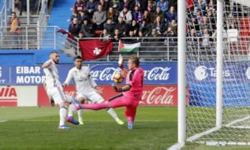 Benzema marca el 0-2.