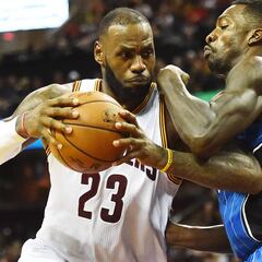Los Magic de Ibaka (19) dan un susto al campeón invicto