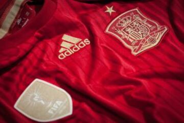 La nueva equipación de la Selección española, en imágenes