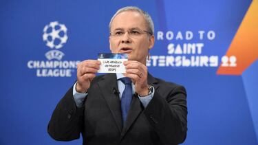 Giorgio Marchetti saca la tarjeta del Atlético en el sorteo de octavos de la Champions.