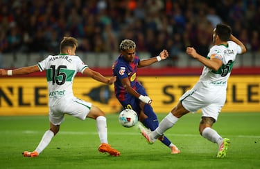 Lamine Yamal marca el 1-0 al Elche. 
