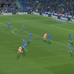 Lo que los demás imaginan Messi lo dibuja: su último pase imposible