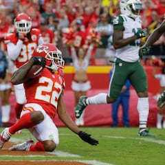 Gary Kubiak y Marcus Peters siguen asombrando