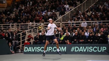 El griego Stefanos Tsitsipas, durante su partido contra el ecuatoriano Álvaro Guillén.