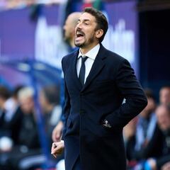 Velázquez debuta en casa ante un Rayo en caída libre