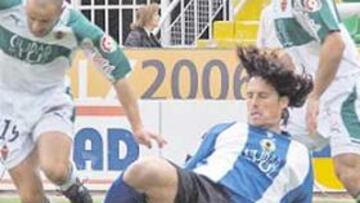 <b>TABLAS. </b>El derby estuvo cargado de una tensión que se vio plasmada en el terreno de juego.