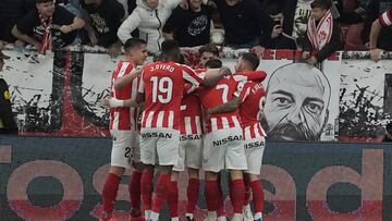 Djuka se une a la fiesta en Gijón