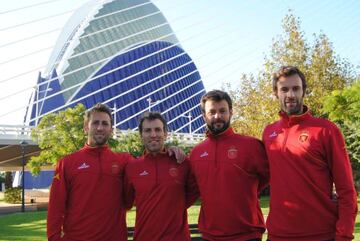 Oliva, Enrique, Cortés y Alegre, junto a la Ciudad de las Artes y las Ciencias de Valencia.