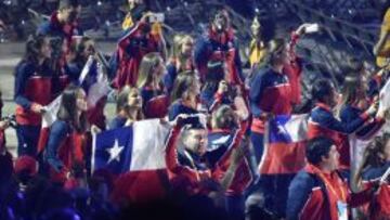 La delegación de Chile desfila en Toronto.