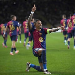 El hat-trick de Raphinha y la goleada del Barcelona al Bayern en imágenes