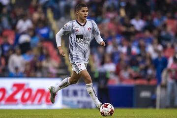 Márquez vivió un debut soñado en el estadio Azteca, tras anotar su primer gol en Primera División. Tras pasar los últimos torneos con la Sub-20 de los Rojinegros, finalmente recibió su oportunidad como titular del primer equipo y no la desperdició en lo absoluto.