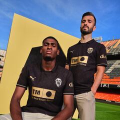 El Valencia vuelve al negro