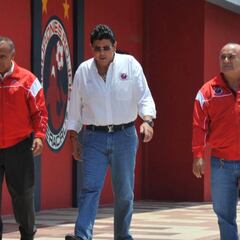 Fidel Kuri amenaza con llevarse a Tiburones Rojos de Veracruz