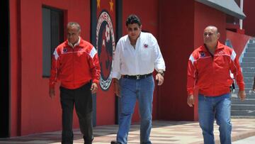 Fidel Kuri amenaza con llevarse a Tiburones Rojos de Veracruz